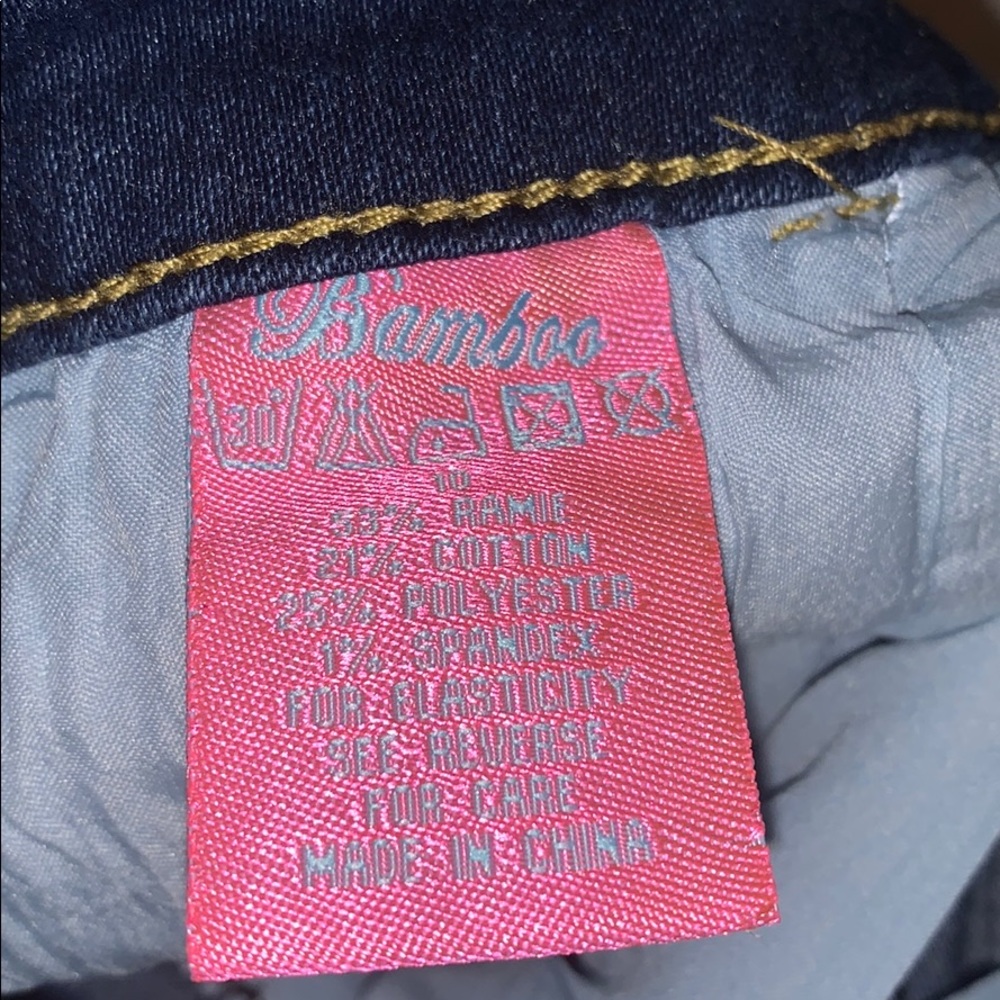 Cute Ripped jeans!! - Picture 5 of 6